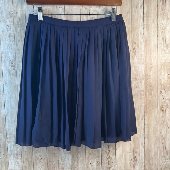 Uniqlo Midi Skirt Womens M Navy Blue Chiffon‎ Lined Electric Pleated A-Line - Picture 1 of 6